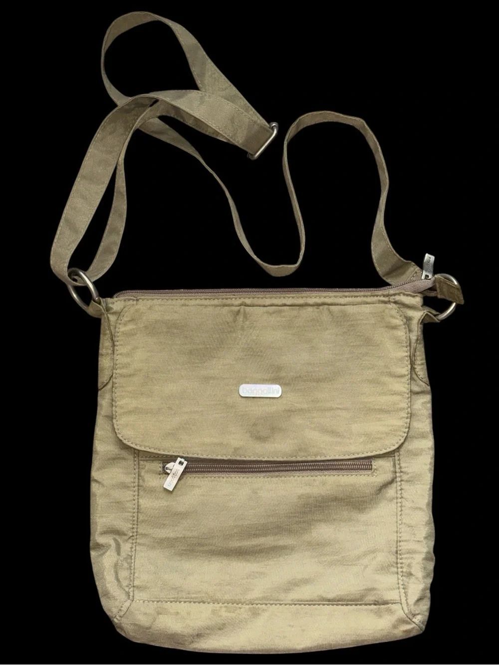 Baggallini Weatherproof Crossbody Shoulder Bag in Olive Green!